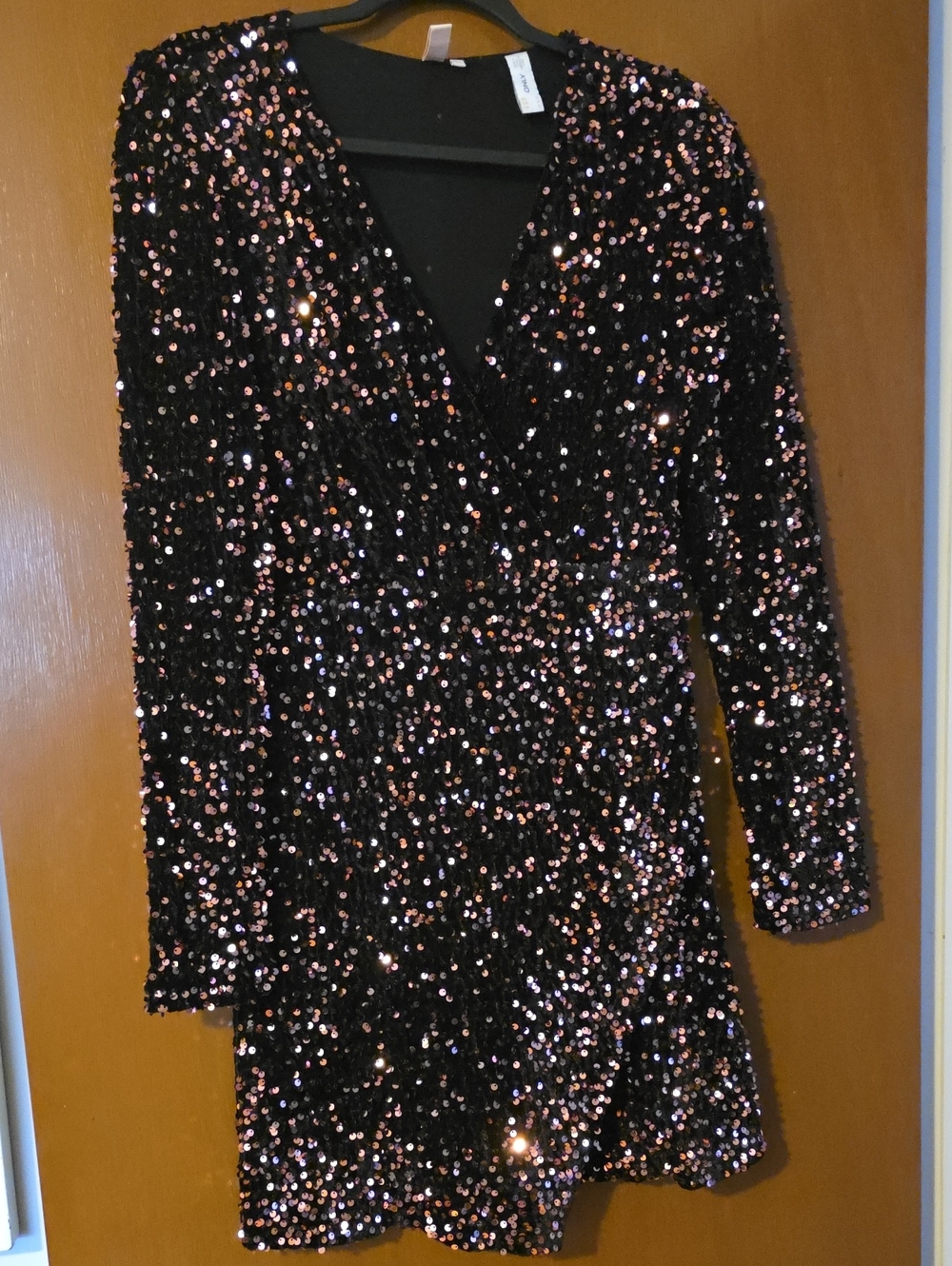 Only Black Long-Sleeve Sequin V-Neck Mini Dress
